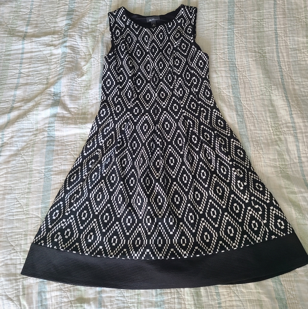 Womens size 10 black and white dress